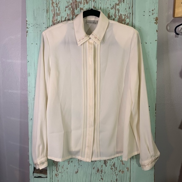 Women’s Koret cream long sleeve blouse with lace detailing on collar & sleeve - Picture 1 of 6